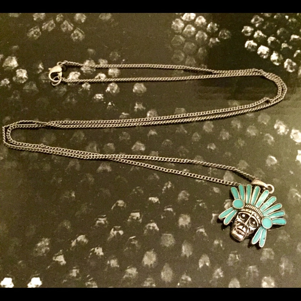 Medium pendant Native American chief necklace